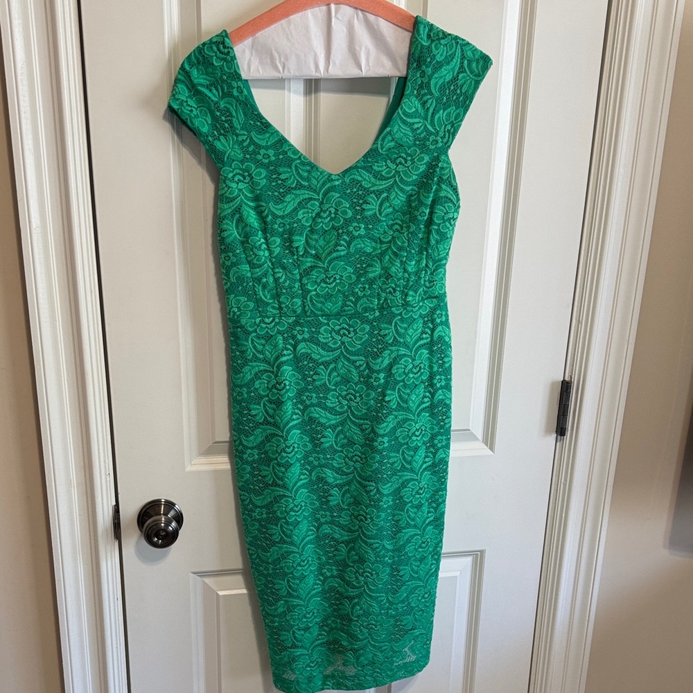 Kelly Green Lace Dress small